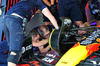 GP CANADA, Red Bull Racing RB21 front wheel worked on by meccanici.

14.06.2025. Formula 1 World Championship, Rd 10, Canadian Grand Prix, Montreal, Canada, Qualifiche Day.

- www.xpbimages.com, EMail: requests@xpbimages.com © Copyright: Batchelor / XPB Images