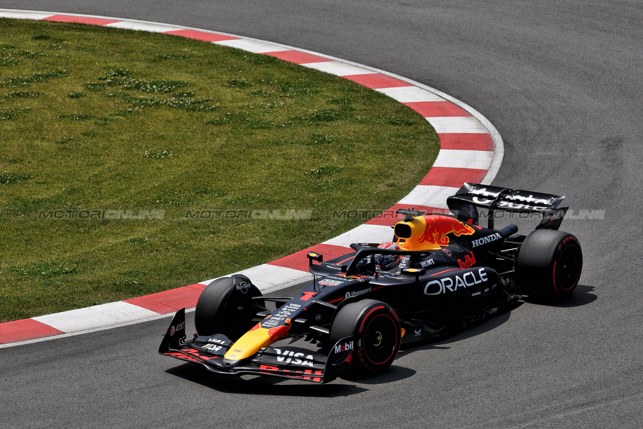 GP CANADA, Max Verstappen (NLD) Red Bull Racing RB21.

13.06.2025. Formula 1 World Championship, Rd 10, Canadian Grand Prix, Montreal, Canada, Practice Day.

 - www.xpbimages.com, EMail: requests@xpbimages.com © Copyright: Rew / XPB Images