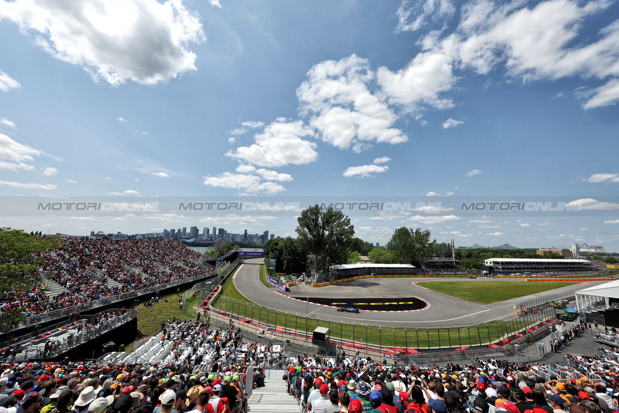 GP CANADA, Alexander Albon (THA) Atlassian Williams Racing FW47.

13.06.2025. Formula 1 World Championship, Rd 10, Canadian Grand Prix, Montreal, Canada, Practice Day.

- www.xpbimages.com, EMail: requests@xpbimages.com © Copyright: Bearne / XPB Images