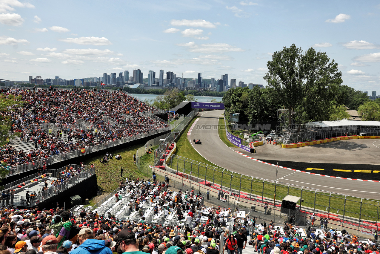 GP CANADA, Max Verstappen (NLD) Red Bull Racing RB21.

13.06.2025. Formula 1 World Championship, Rd 10, Canadian Grand Prix, Montreal, Canada, Practice Day.

- www.xpbimages.com, EMail: requests@xpbimages.com © Copyright: Bearne / XPB Images