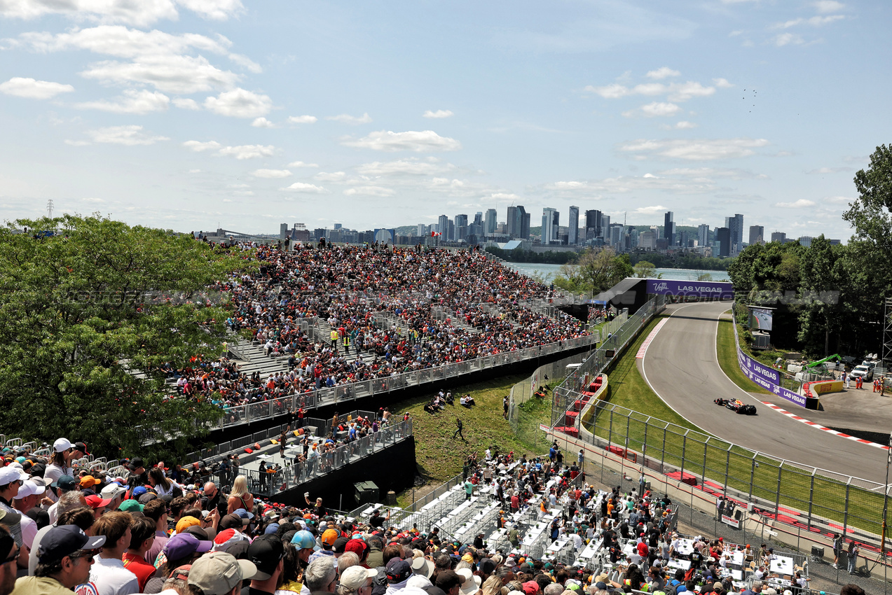 GP CANADA, Max Verstappen (NLD) Red Bull Racing RB21.

13.06.2025. Formula 1 World Championship, Rd 10, Canadian Grand Prix, Montreal, Canada, Practice Day.

- www.xpbimages.com, EMail: requests@xpbimages.com © Copyright: Bearne / XPB Images
