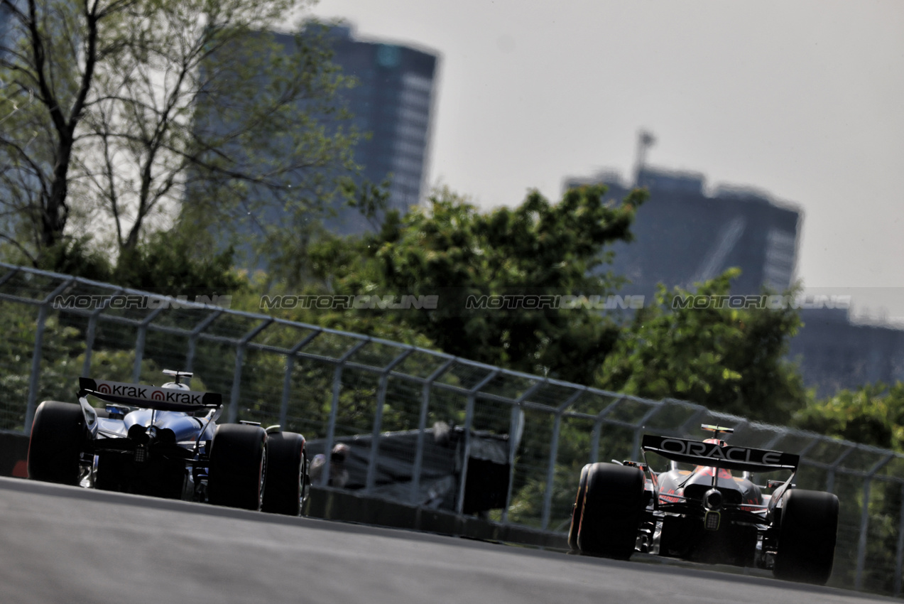 GP CANADA, Alexander Albon (THA) Atlassian Williams Racing FW47 e Yuki Tsunoda (JPN) Red Bull Racing RB21.

13.06.2025. Formula 1 World Championship, Rd 10, Canadian Grand Prix, Montreal, Canada, Practice Day.

- www.xpbimages.com, EMail: requests@xpbimages.com © Copyright: Charniaux / XPB Images
