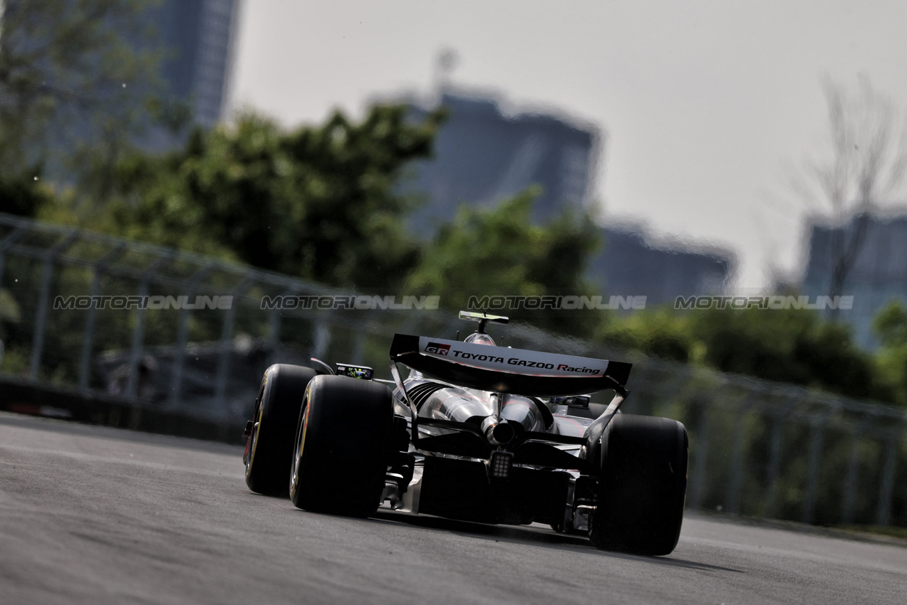 GP CANADA, Oliver Bearman (GBR) Haas VF-25.

13.06.2025. Formula 1 World Championship, Rd 10, Canadian Grand Prix, Montreal, Canada, Practice Day.

- www.xpbimages.com, EMail: requests@xpbimages.com © Copyright: Charniaux / XPB Images