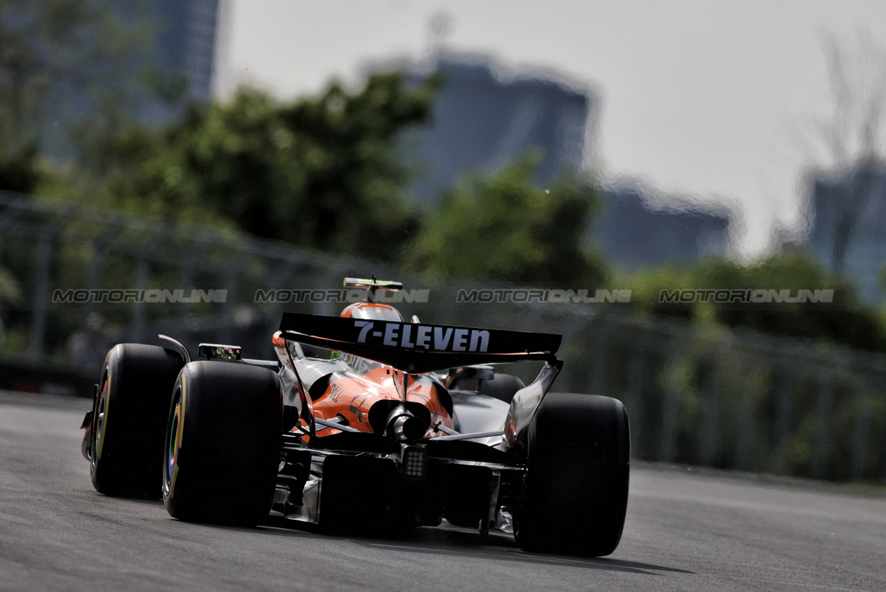 GP CANADA, Lando Norris (GBR) McLaren MCL39.

13.06.2025. Formula 1 World Championship, Rd 10, Canadian Grand Prix, Montreal, Canada, Practice Day.

- www.xpbimages.com, EMail: requests@xpbimages.com © Copyright: Charniaux / XPB Images