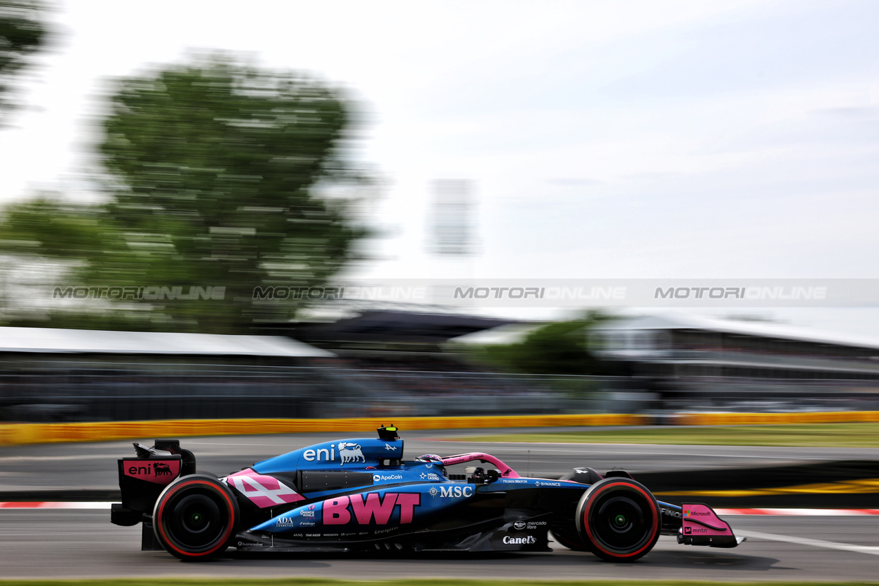 GP CANADA, Franco Colapinto (ARG) Alpine F1 Team A525 driving the wrong way around the circuit after he spun in the second practice session.

13.06.2025. Formula 1 World Championship, Rd 10, Canadian Grand Prix, Montreal, Canada, Practice Day.

- www.xpbimages.com, EMail: requests@xpbimages.com © Copyright: Charniaux / XPB Images