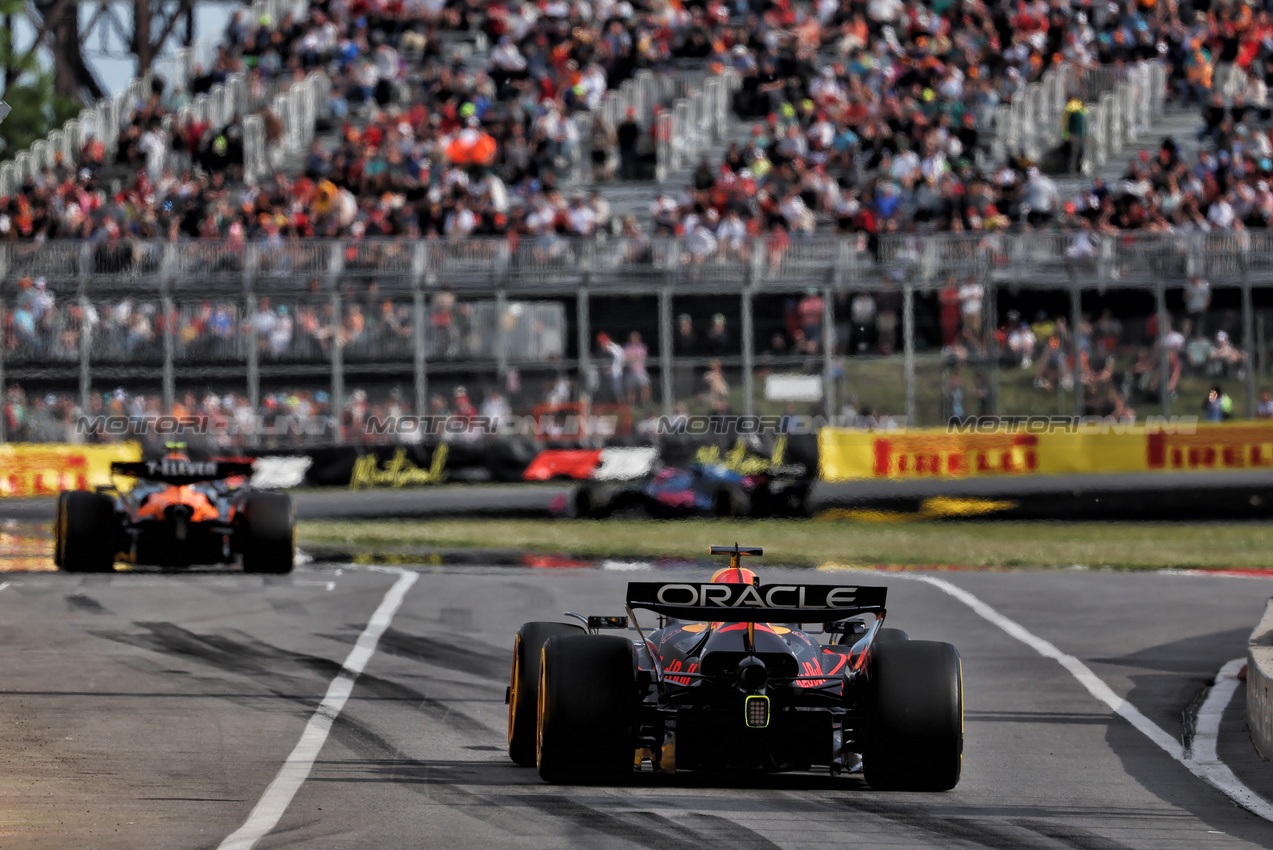 GP CANADA, Max Verstappen (NLD) Red Bull Racing RB21.

13.06.2025. Formula 1 World Championship, Rd 10, Canadian Grand Prix, Montreal, Canada, Practice Day.

 - www.xpbimages.com, EMail: requests@xpbimages.com © Copyright: Rew / XPB Images