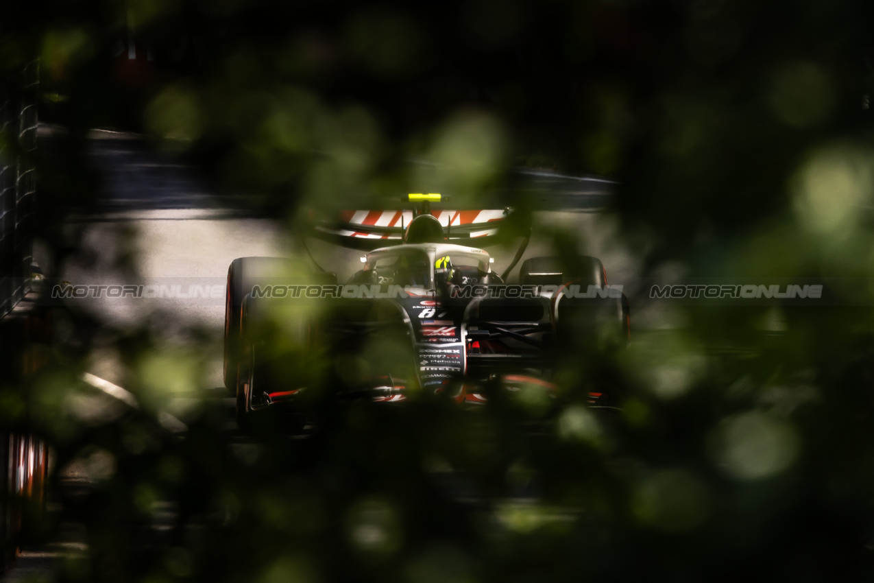 GP CANADA, Oliver Bearman (GBR) Haas VF-25.

13.06.2025. Formula 1 World Championship, Rd 10, Canadian Grand Prix, Montreal, Canada, Practice Day.

- www.xpbimages.com, EMail: requests@xpbimages.com © Copyright: Bearne / XPB Images