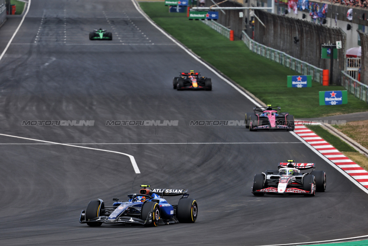 GP CINA, Carlos Sainz (ESP) Atlassian Williams Racing FW46.

23.03.2025. Formula 1 World Championship, Rd 2, Chinese Grand Prix, Shanghai, China, Gara Day.

- www.xpbimages.com, EMail: requests@xpbimages.com © Copyright: Batchelor / XPB Images