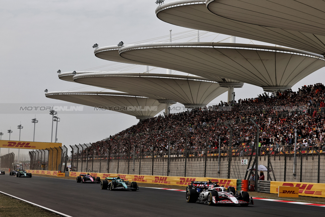 GP CINA, Esteban Ocon (FRA) Haas VF-25.

23.03.2025. Formula 1 World Championship, Rd 2, Chinese Grand Prix, Shanghai, China, Gara Day.

- www.xpbimages.com, EMail: requests@xpbimages.com © Copyright: Moy / XPB Images