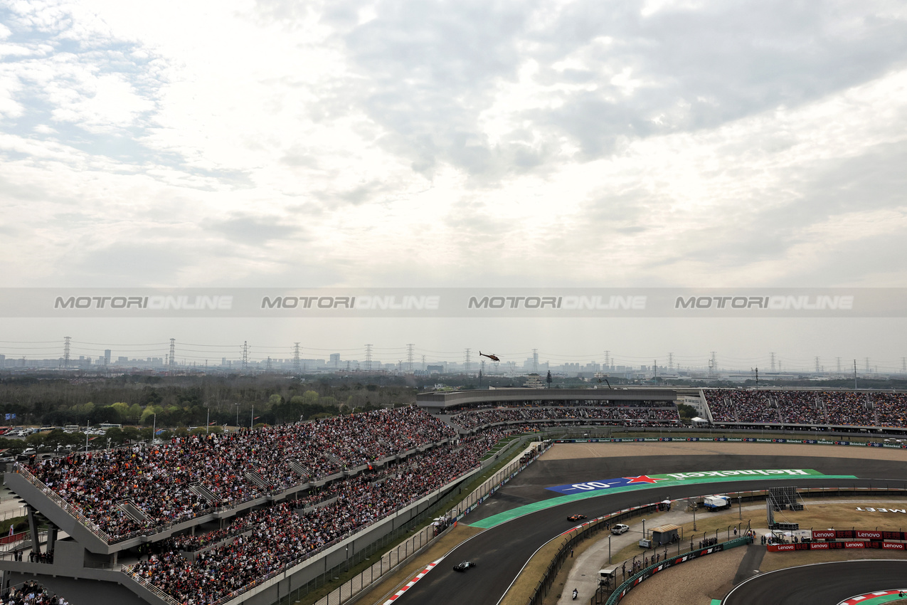GP CINA, George Russell (GBR) Mercedes AMG F1 W16.

23.03.2025. Formula 1 World Championship, Rd 2, Chinese Grand Prix, Shanghai, China, Gara Day.

- www.xpbimages.com, EMail: requests@xpbimages.com © Copyright: Bearne / XPB Images