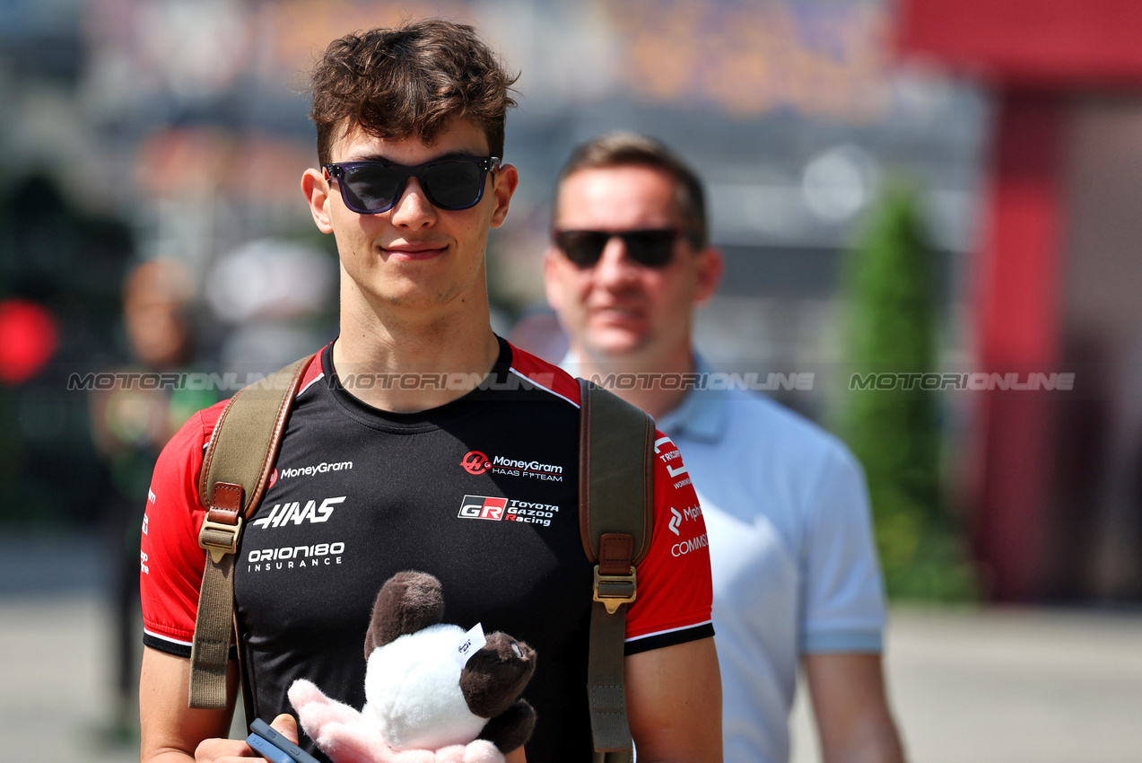 GP CINA, Oliver Bearman (GBR) Haas F1 Team.

23.03.2025. Formula 1 World Championship, Rd 2, Chinese Grand Prix, Shanghai, China, Gara Day.

- www.xpbimages.com, EMail: requests@xpbimages.com © Copyright: Moy / XPB Images