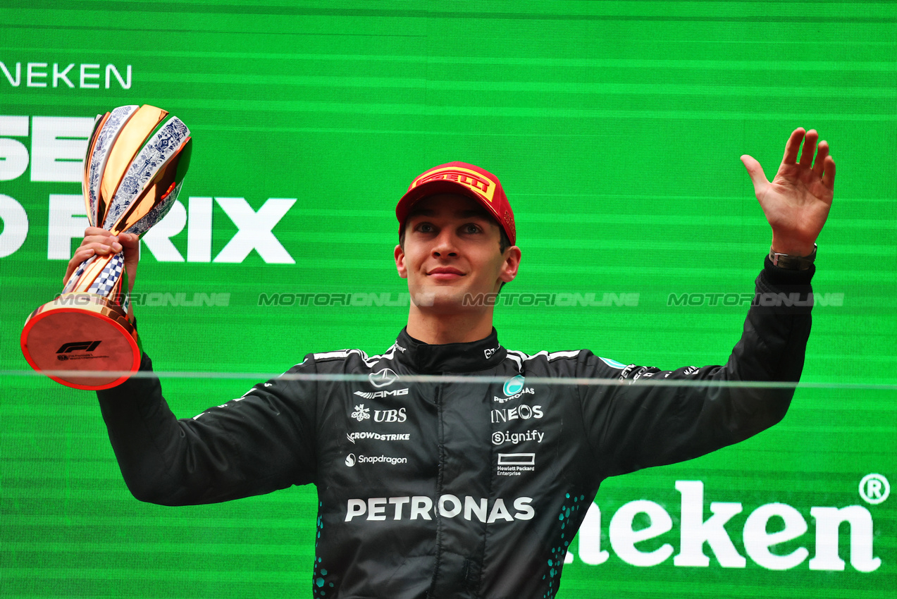 GP CINA, George Russell (GBR) Mercedes AMG F1 celebrates his third position on the podium.

23.03.2025. Formula 1 World Championship, Rd 2, Chinese Grand Prix, Shanghai, China, Gara Day.

- www.xpbimages.com, EMail: requests@xpbimages.com © Copyright: Batchelor / XPB Images