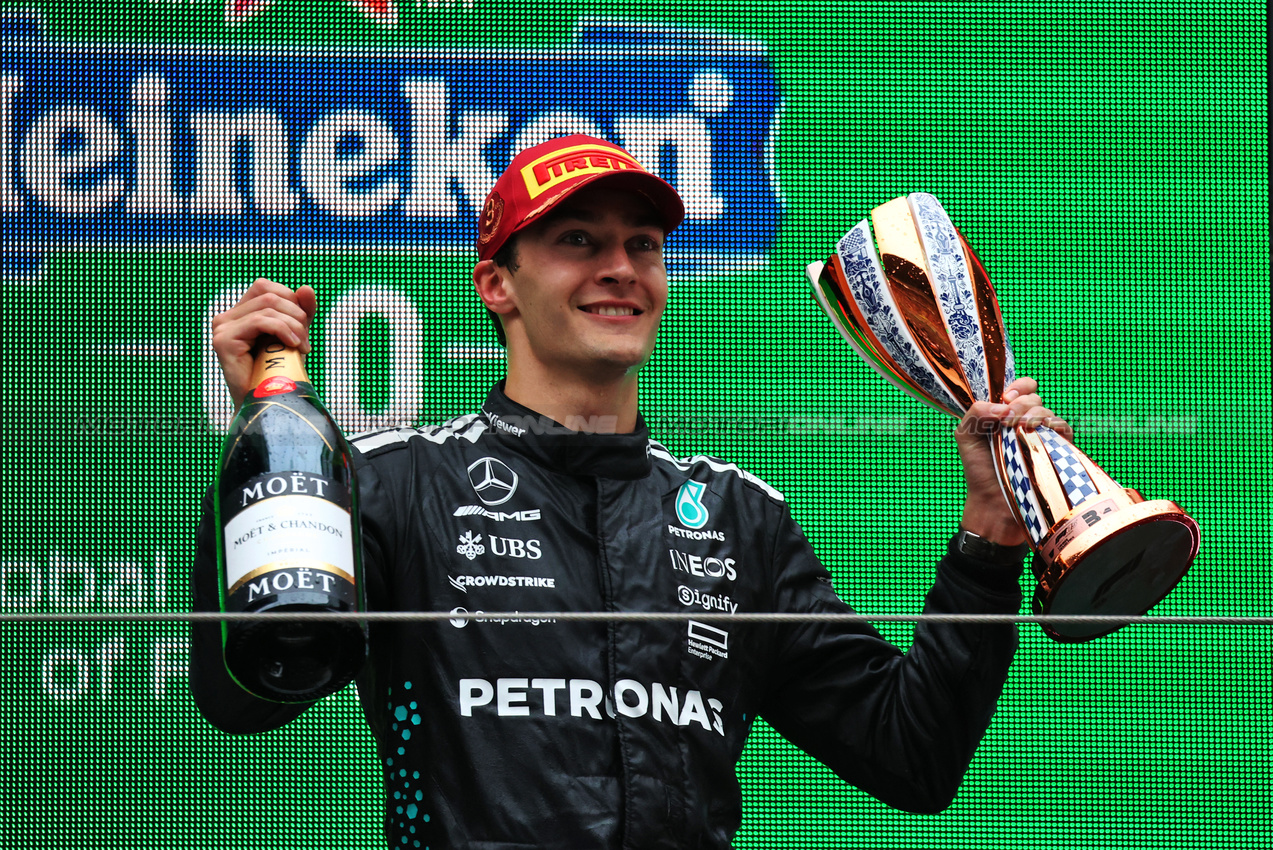 GP CINA, George Russell (GBR) Mercedes AMG F1 celebrates his third position on the podium.

23.03.2025. Formula 1 World Championship, Rd 2, Chinese Grand Prix, Shanghai, China, Gara Day.

- www.xpbimages.com, EMail: requests@xpbimages.com © Copyright: Moy / XPB Images