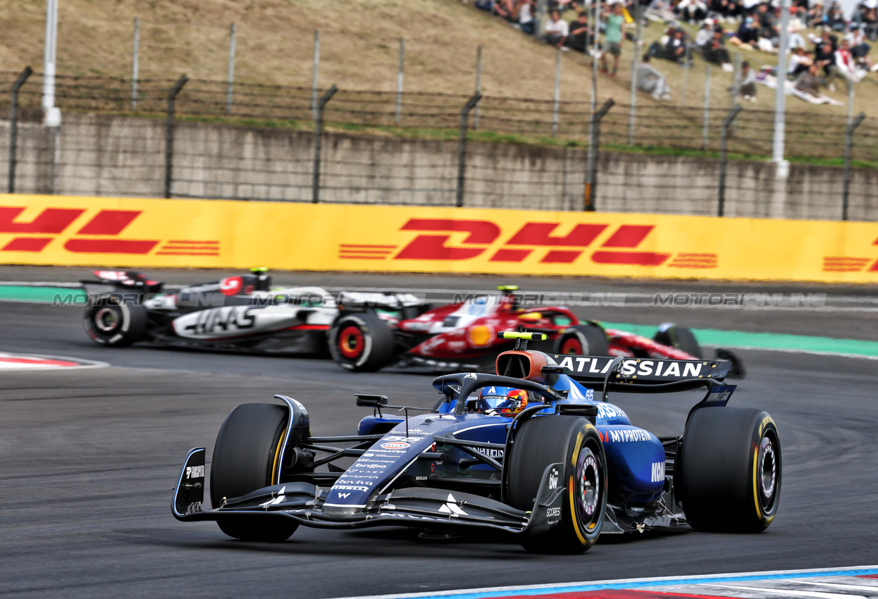 GP CINA, Carlos Sainz (ESP) Atlassian Williams Racing FW46.

23.03.2025. Formula 1 World Championship, Rd 2, Chinese Grand Prix, Shanghai, China, Gara Day.

- www.xpbimages.com, EMail: requests@xpbimages.com © Copyright: Batchelor / XPB Images