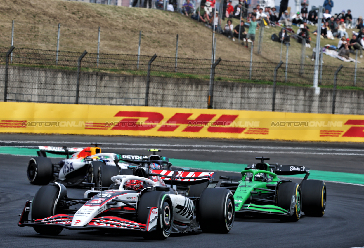 GP CINA, Esteban Ocon (FRA) Haas VF-25.

23.03.2025. Formula 1 World Championship, Rd 2, Chinese Grand Prix, Shanghai, China, Gara Day.

- www.xpbimages.com, EMail: requests@xpbimages.com © Copyright: Batchelor / XPB Images
