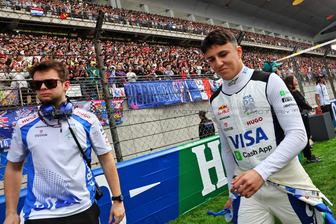 GP CINA, Isack Hadjar (FRA) Racing Bulls on the grid.

23.03.2025. Formula 1 World Championship, Rd 2, Chinese Grand Prix, Shanghai, China, Gara Day.

- www.xpbimages.com, EMail: requests@xpbimages.com © Copyright: Batchelor / XPB Images