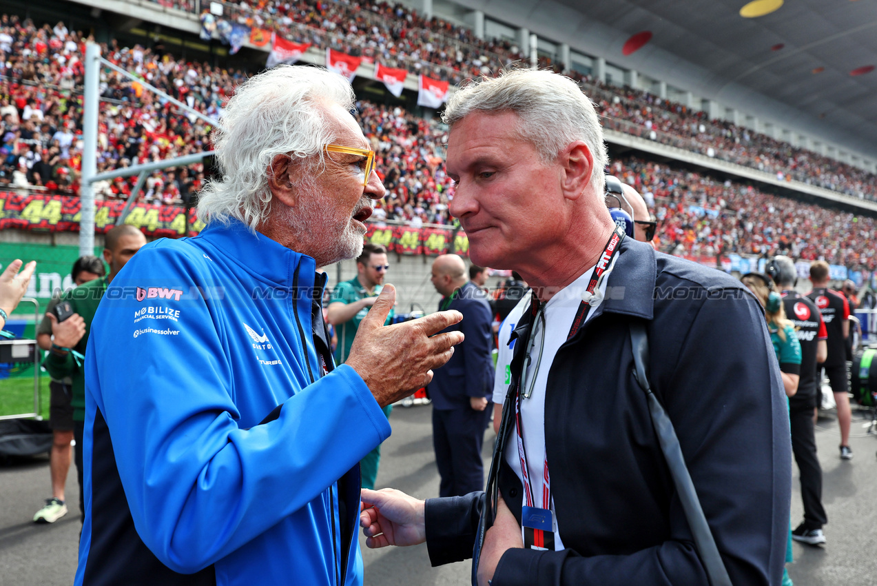 GP CINA, (L to R): Flavio Briatore (ITA) Alpine F1 Team Executive Advisor with David Coulthard (GBR) Channel 4 F1 Commentator on the grid.

23.03.2025. Formula 1 World Championship, Rd 2, Chinese Grand Prix, Shanghai, China, Gara Day.

- www.xpbimages.com, EMail: requests@xpbimages.com © Copyright: Moy / XPB Images