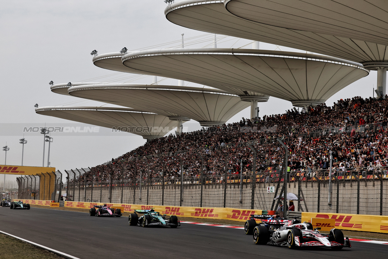 GP CINA, Esteban Ocon (FRA) Haas VF-25.

23.03.2025. Formula 1 World Championship, Rd 2, Chinese Grand Prix, Shanghai, China, Gara Day.

- www.xpbimages.com, EMail: requests@xpbimages.com © Copyright: Moy / XPB Images
