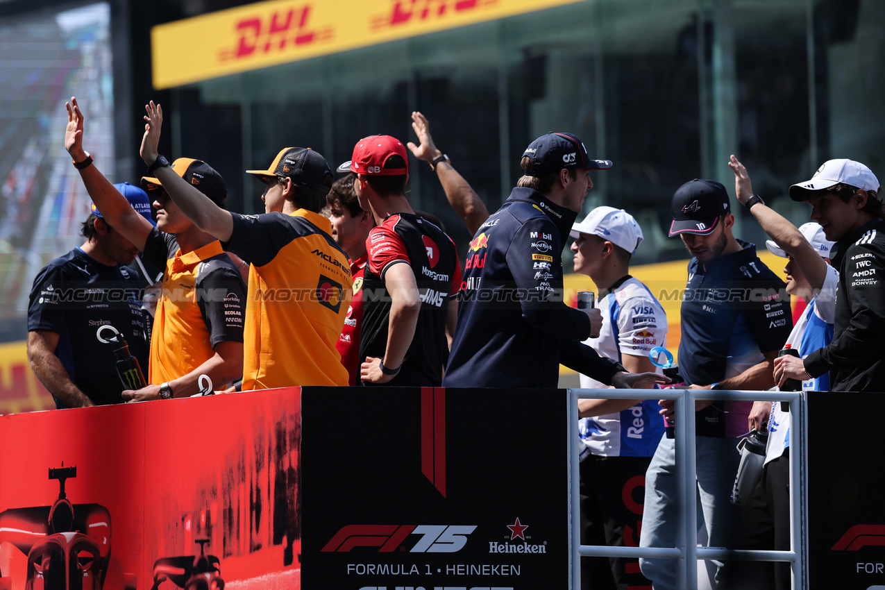 GP CINA, Drivers parade
23.03.2025. Formula 1 World Championship, Rd 2, Chinese Grand Prix, Shanghai, China, Gara Day.
- www.xpbimages.com, EMail: requests@xpbimages.com © Copyright: Charniaux / XPB Images