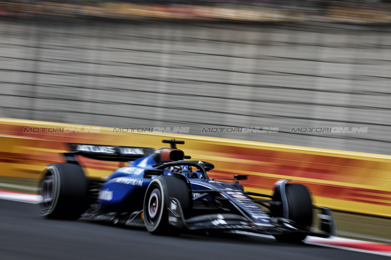 GP CINA, Alexander Albon (THA) Atlassian Williams Racing FW47.

23.03.2025. Formula 1 World Championship, Rd 2, Chinese Grand Prix, Shanghai, China, Gara Day.

- www.xpbimages.com, EMail: requests@xpbimages.com © Copyright: Moy / XPB Images