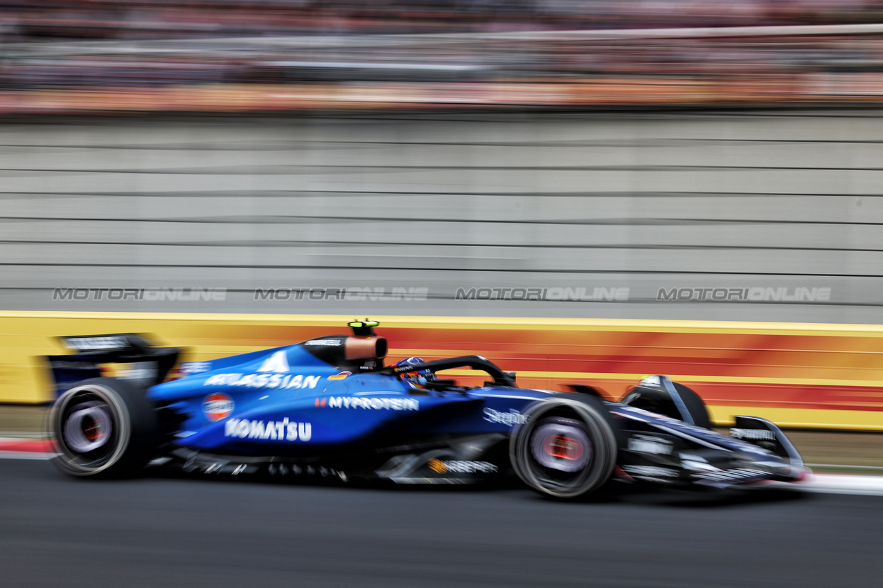 GP CINA, Carlos Sainz (ESP) Atlassian Williams Racing FW46.

23.03.2025. Formula 1 World Championship, Rd 2, Chinese Grand Prix, Shanghai, China, Gara Day.

- www.xpbimages.com, EMail: requests@xpbimages.com © Copyright: Moy / XPB Images