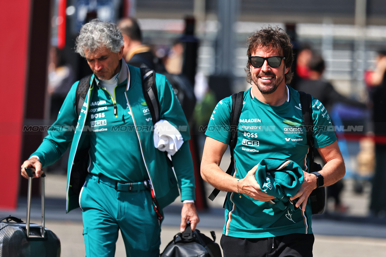 GP CINA, Fernando Alonso (ESP) Aston Martin F1 Team.

23.03.2025. Formula 1 World Championship, Rd 2, Chinese Grand Prix, Shanghai, China, Gara Day.

- www.xpbimages.com, EMail: requests@xpbimages.com © Copyright: Moy / XPB Images