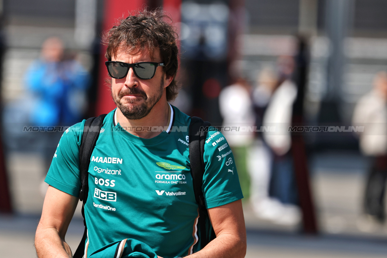 GP CINA, Fernando Alonso (ESP) Aston Martin F1 Team.

23.03.2025. Formula 1 World Championship, Rd 2, Chinese Grand Prix, Shanghai, China, Gara Day.

- www.xpbimages.com, EMail: requests@xpbimages.com © Copyright: Moy / XPB Images