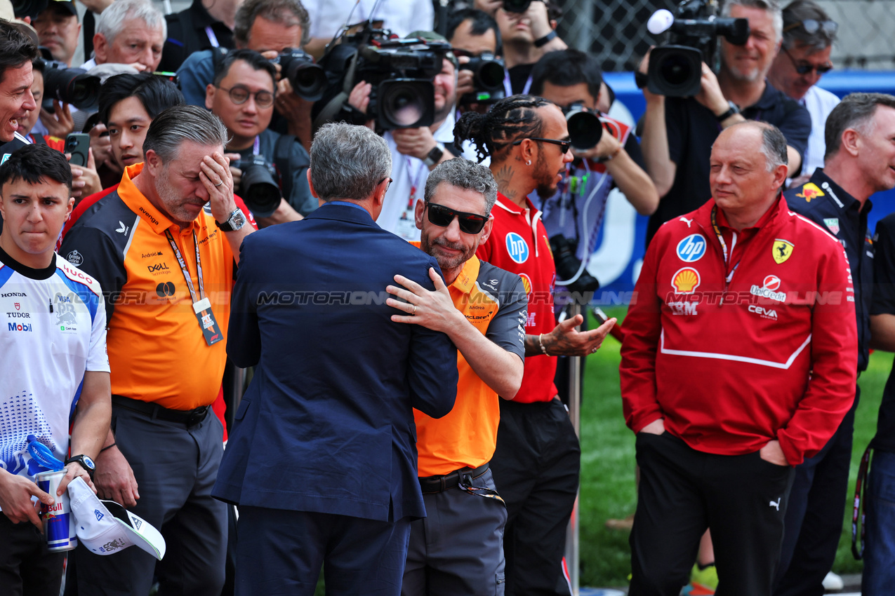 GP CINA, Stefano Domenicali (ITA) Formula One President e CEO with Andrea Stella (ITA) McLaren Team Principal e Zak Brown (USA) McLaren Executive Director.

23.03.2025. Formula 1 World Championship, Rd 2, Chinese Grand Prix, Shanghai, China, Gara Day.

- www.xpbimages.com, EMail: requests@xpbimages.com © Copyright: Moy / XPB Images