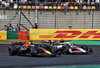 GP CINA, Max Verstappen (NLD) Red Bull Racing RB21 e Oliver Bearman (GBR) Haas VF-25 battle for position.

23.03.2025. Formula 1 World Championship, Rd 2, Chinese Grand Prix, Shanghai, China, Gara Day.

- www.xpbimages.com, EMail: requests@xpbimages.com © Copyright: Batchelor / XPB Images