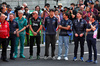 GP CINA, Alexander Albon (THA) Atlassian Williams Racing; Carlos Sainz (ESP) Atlassian Williams Racing e James Vowles (GBR) Atlassian Williams Racing Team Principal before teams e drivers pay their respects to Eddie Jordan.

23.03.2025. Formula 1 World Championship, Rd 2, Chinese Grand Prix, Shanghai, China, Gara Day.

- www.xpbimages.com, EMail: requests@xpbimages.com © Copyright: Moy / XPB Images