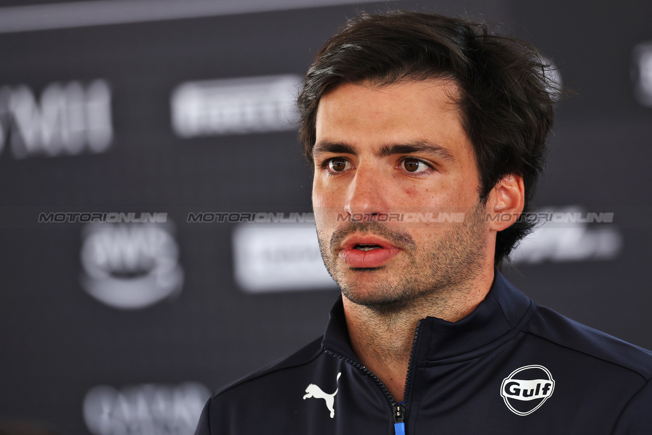 GP CINA, Carlos Sainz (ESP) Atlassian Williams Racing.

20.03.2025. Formula 1 World Championship, Rd 2, Chinese Grand Prix, Shanghai, China, Preparation Day.

- www.xpbimages.com, EMail: requests@xpbimages.com © Copyright: Moy / XPB Images