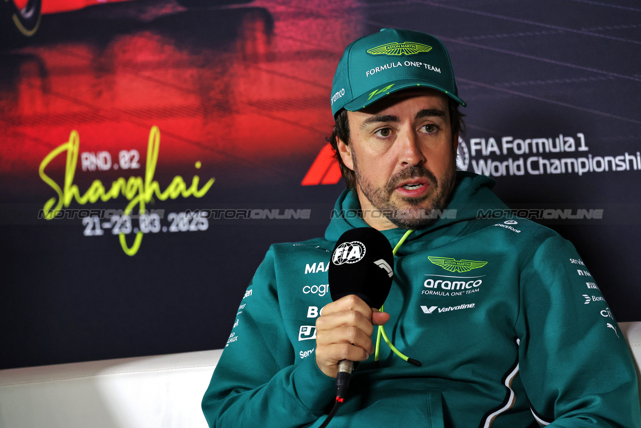 GP CINA, Fernando Alonso (ESP) Aston Martin F1 Team in the FIA Press Conference.

20.03.2025. Formula 1 World Championship, Rd 2, Chinese Grand Prix, Shanghai, China, Preparation Day.

- www.xpbimages.com, EMail: requests@xpbimages.com © Copyright: Moy / XPB Images
