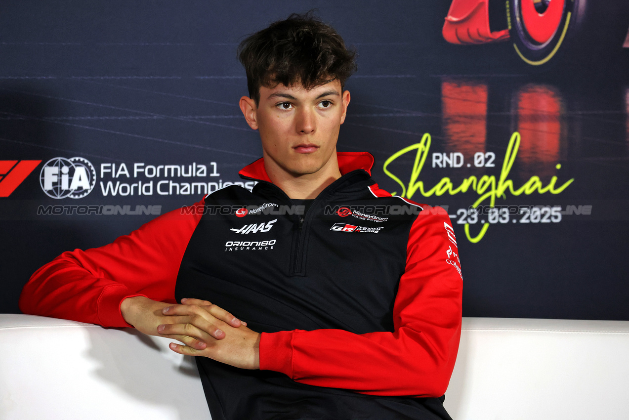 GP CINA, Oliver Bearman (GBR) Haas F1 Team in the FIA Press Conference.

20.03.2025. Formula 1 World Championship, Rd 2, Chinese Grand Prix, Shanghai, China, Preparation Day.

- www.xpbimages.com, EMail: requests@xpbimages.com © Copyright: Moy / XPB Images