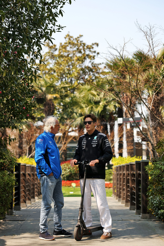 GP CINA, (L to R): Flavio Briatore (ITA) Alpine F1 Team Executive Advisor with George Russell (GBR) Mercedes AMG F1.

20.03.2025. Formula 1 World Championship, Rd 2, Chinese Grand Prix, Shanghai, China, Preparation Day.

- www.xpbimages.com, EMail: requests@xpbimages.com © Copyright: Bearne / XPB Images