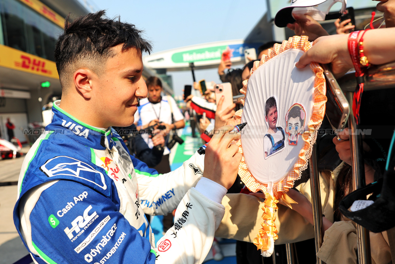 GP CINA, Isack Hadjar (FRA) Racing Bulls with fans.

20.03.2025. Formula 1 World Championship, Rd 2, Chinese Grand Prix, Shanghai, China, Preparation Day.

- www.xpbimages.com, EMail: requests@xpbimages.com © Copyright: Bearne / XPB Images