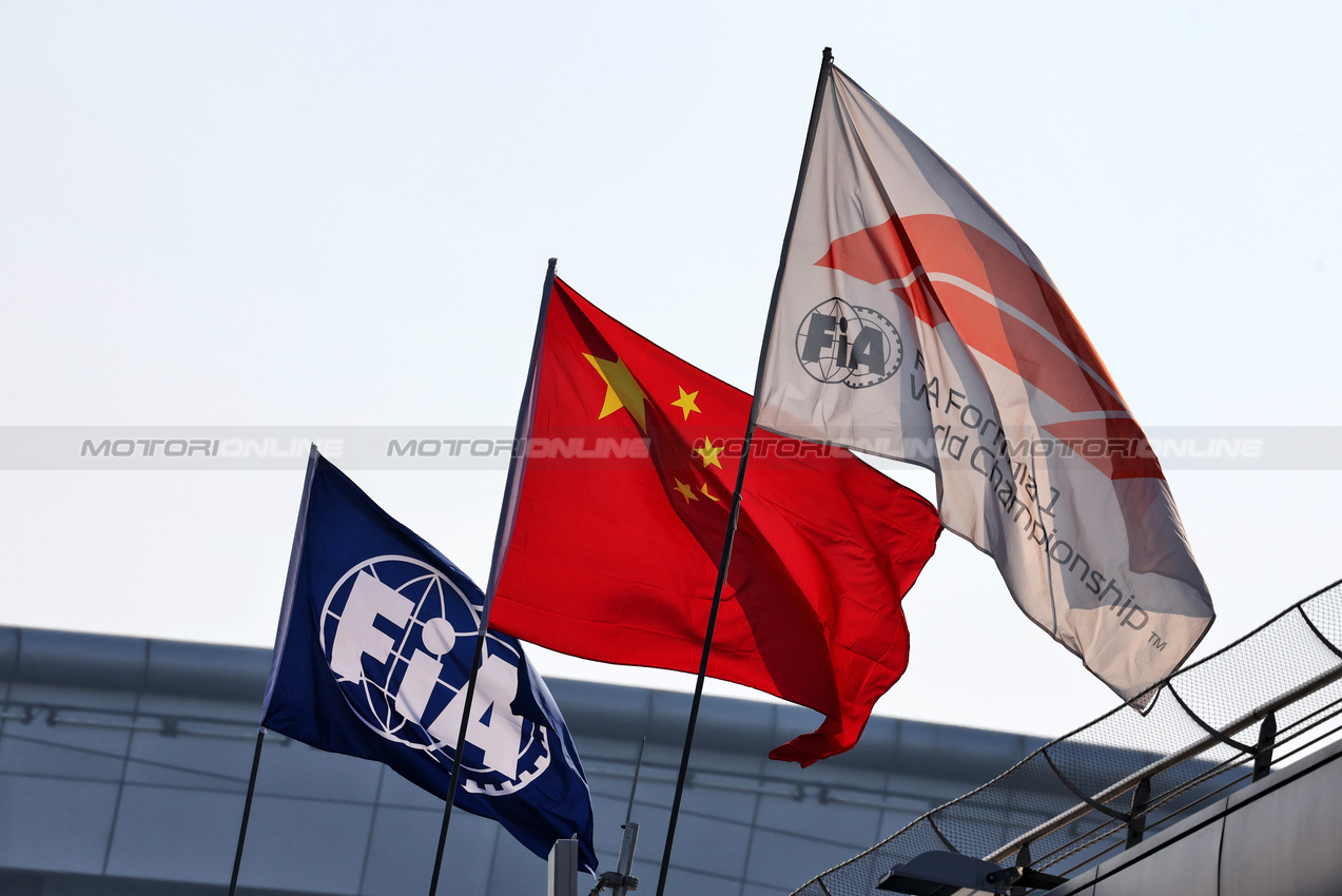 GP CINA, Circuit Atmosfera - Chinese flag.

20.03.2025. Formula 1 World Championship, Rd 2, Chinese Grand Prix, Shanghai, China, Preparation Day.

- www.xpbimages.com, EMail: requests@xpbimages.com © Copyright: Moy / XPB Images