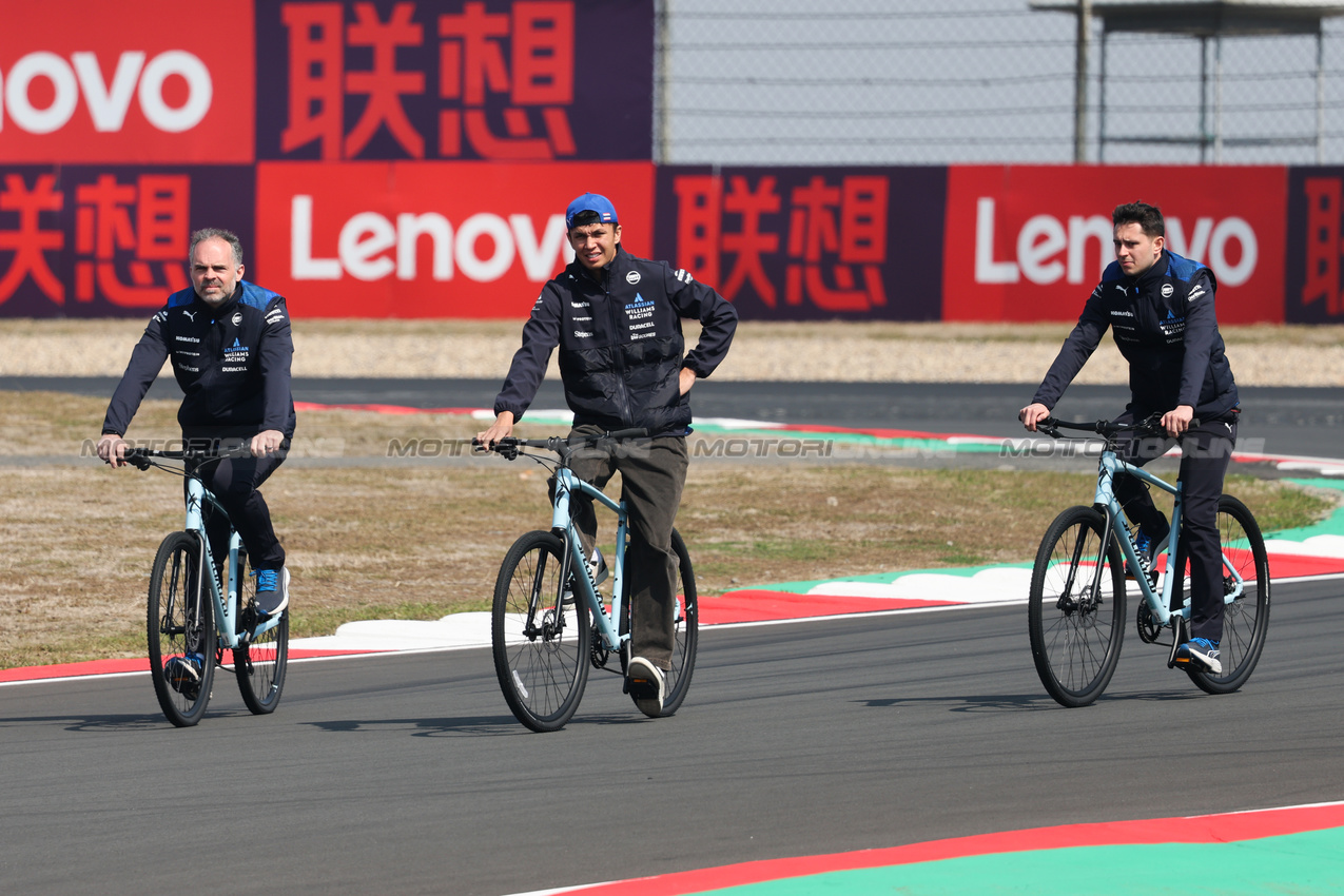 GP CINA, Alexander Albon (THA), Atlassian Williams Racing 
20.03.2025. Formula 1 World Championship, Rd 2, Chinese Grand Prix, Shanghai, China, Preparation Day.
- www.xpbimages.com, EMail: requests@xpbimages.com © Copyright: Charniaux / XPB Images