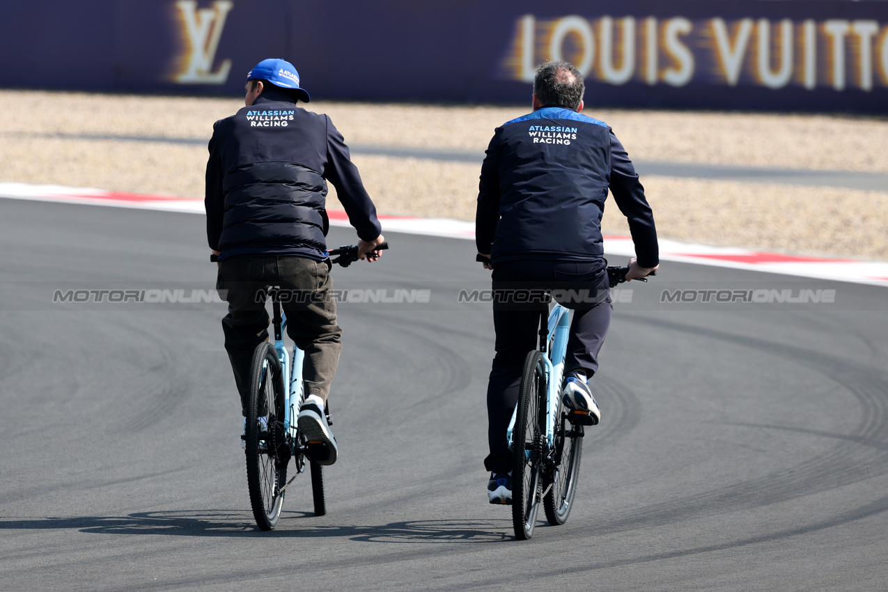 GP CINA, Alexander Albon (THA), Atlassian Williams Racing 
20.03.2025. Formula 1 World Championship, Rd 2, Chinese Grand Prix, Shanghai, China, Preparation Day.
- www.xpbimages.com, EMail: requests@xpbimages.com © Copyright: Charniaux / XPB Images