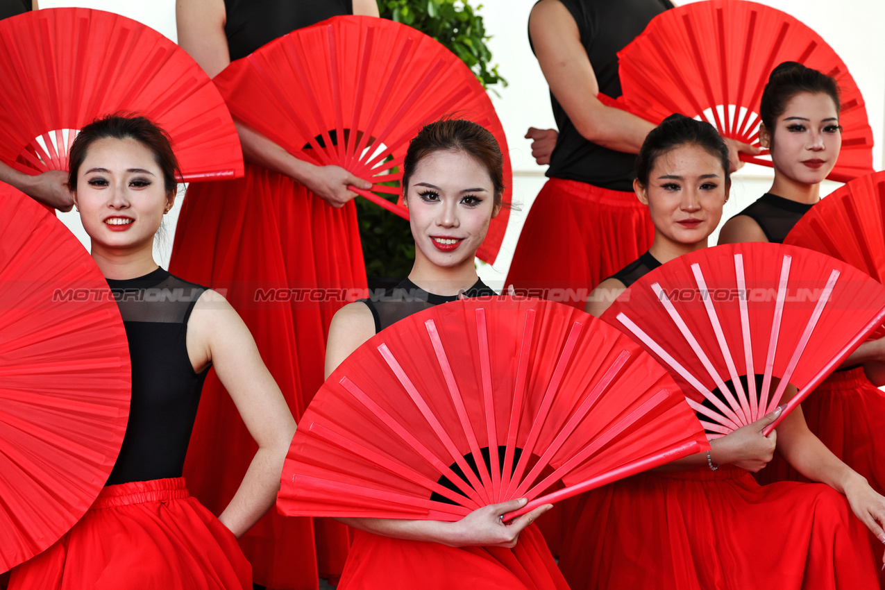 GP CINA, griglia Atmosfera.

22.03.2025. Formula 1 World Championship, Rd 2, Chinese Grand Prix, Shanghai, China, Sprint e Qualifiche Day.

- www.xpbimages.com, EMail: requests@xpbimages.com © Copyright: Moy / XPB Images