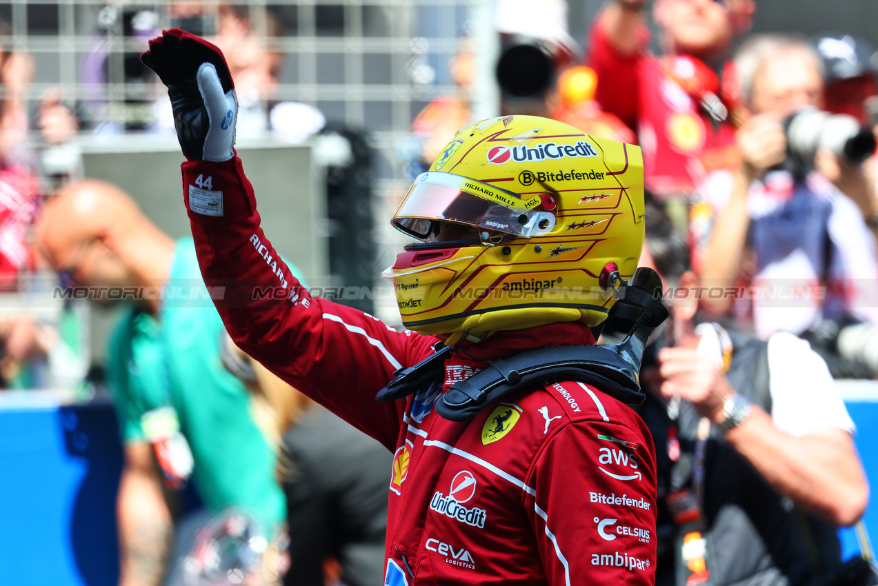 GP CINA, Gara winner Lewis Hamilton (GBR) Ferrari celebrates in Sprint parc ferme.

22.03.2025. Formula 1 World Championship, Rd 2, Chinese Grand Prix, Shanghai, China, Sprint e Qualifiche Day.

- www.xpbimages.com, EMail: requests@xpbimages.com © Copyright: Batchelor / XPB Images