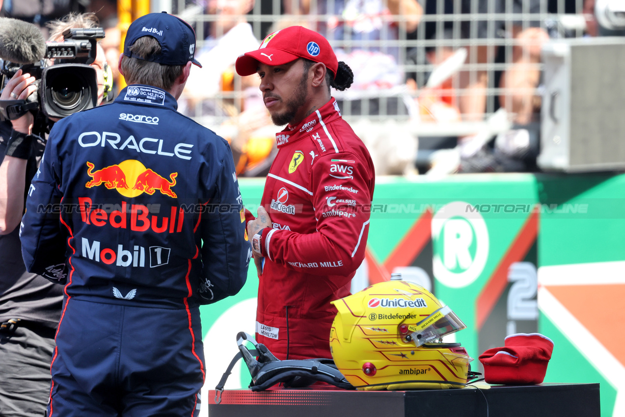 GP CINA, Gara winner Lewis Hamilton (GBR) Ferrari (Right) in Sprint parc ferme with third placed Max Verstappen (NLD) Red Bull Racing.

22.03.2025. Formula 1 World Championship, Rd 2, Chinese Grand Prix, Shanghai, China, Sprint e Qualifiche Day.

- www.xpbimages.com, EMail: requests@xpbimages.com © Copyright: Bearne / XPB Images