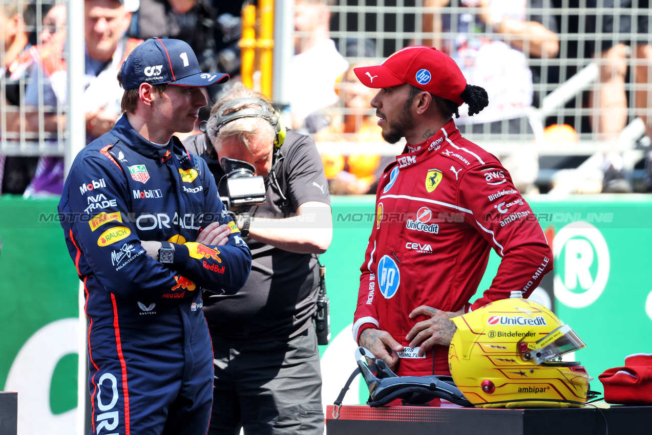 GP CINA, Gara winner Lewis Hamilton (GBR) Ferrari (Right) in Sprint parc ferme with third placed Max Verstappen (NLD) Red Bull Racing.

22.03.2025. Formula 1 World Championship, Rd 2, Chinese Grand Prix, Shanghai, China, Sprint e Qualifiche Day.

- www.xpbimages.com, EMail: requests@xpbimages.com © Copyright: Bearne / XPB Images