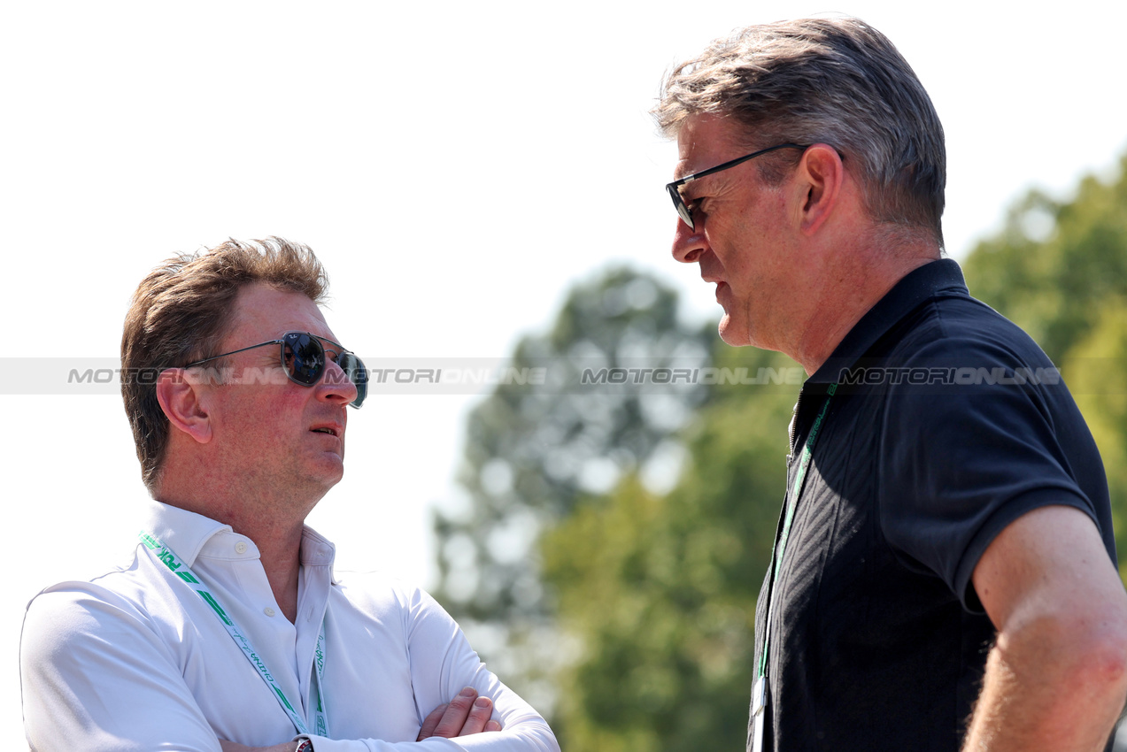 GP CINA, (L to R): Allan McNish (GBR) Audi Director of Motorsport Coordination with Graeme Lowdon (GBR) Cadillac Formula 1 Team, Team Principal.

22.03.2025. Formula 1 World Championship, Rd 2, Chinese Grand Prix, Shanghai, China, Sprint e Qualifiche Day.

- www.xpbimages.com, EMail: requests@xpbimages.com © Copyright: Bearne / XPB Images