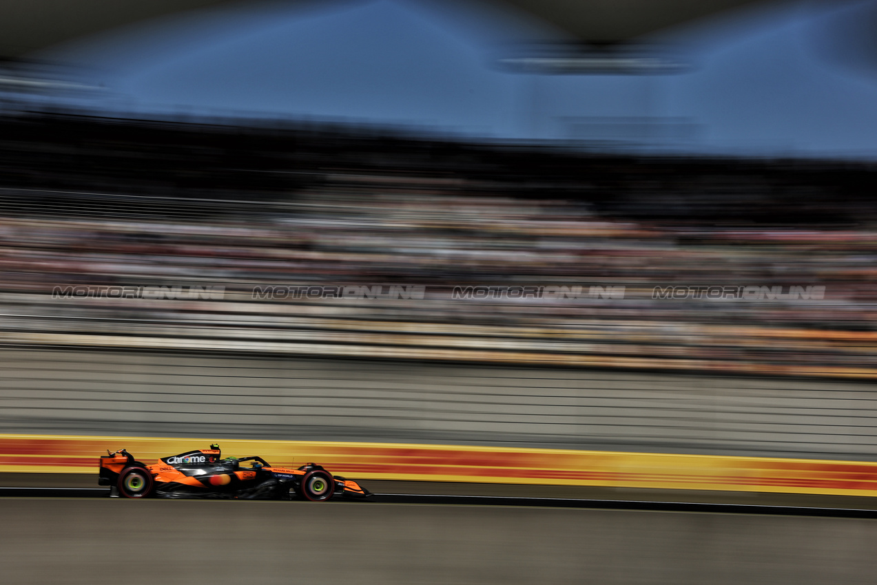 GP CINA, Lando Norris (GBR) McLaren MCL39.

22.03.2025. Formula 1 World Championship, Rd 2, Chinese Grand Prix, Shanghai, China, Sprint e Qualifiche Day.

- www.xpbimages.com, EMail: requests@xpbimages.com © Copyright: Charniaux / XPB Images