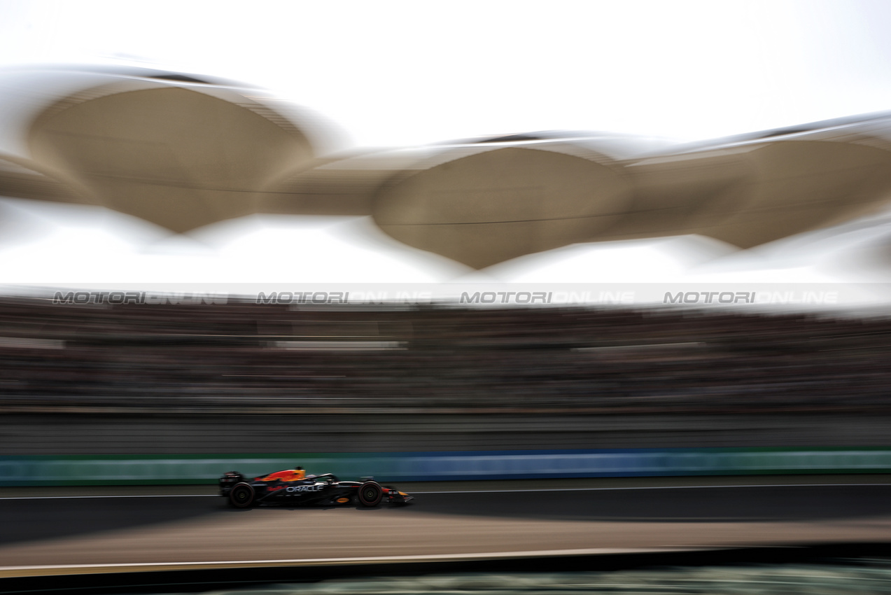 GP CINA, Max Verstappen (NLD) Red Bull Racing RB21.

22.03.2025. Formula 1 World Championship, Rd 2, Chinese Grand Prix, Shanghai, China, Sprint e Qualifiche Day.

- www.xpbimages.com, EMail: requests@xpbimages.com © Copyright: Charniaux / XPB Images