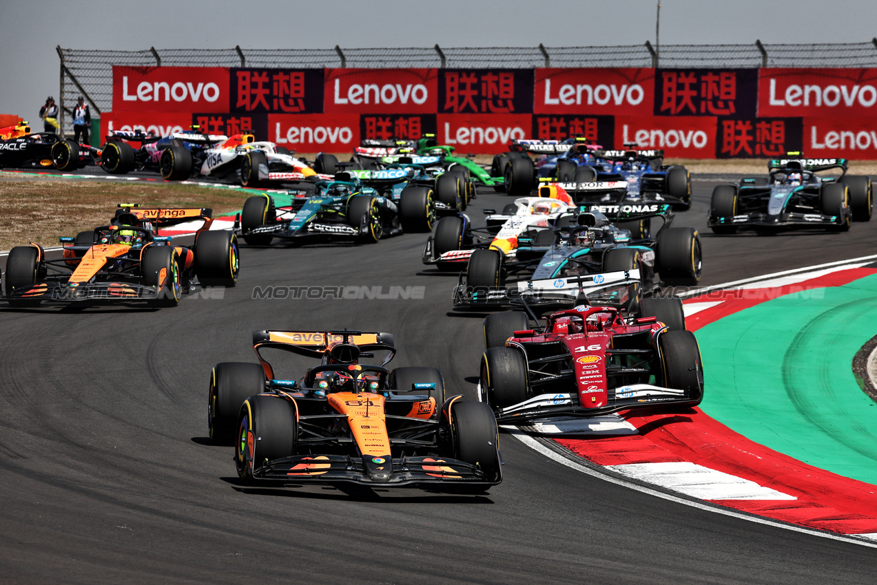 GP CINA, Oscar Piastri (AUS) McLaren MCL39 at the partenza of the race.

22.03.2025. Formula 1 World Championship, Rd 2, Chinese Grand Prix, Shanghai, China, Sprint e Qualifiche Day.

- www.xpbimages.com, EMail: requests@xpbimages.com © Copyright: Moy / XPB Images