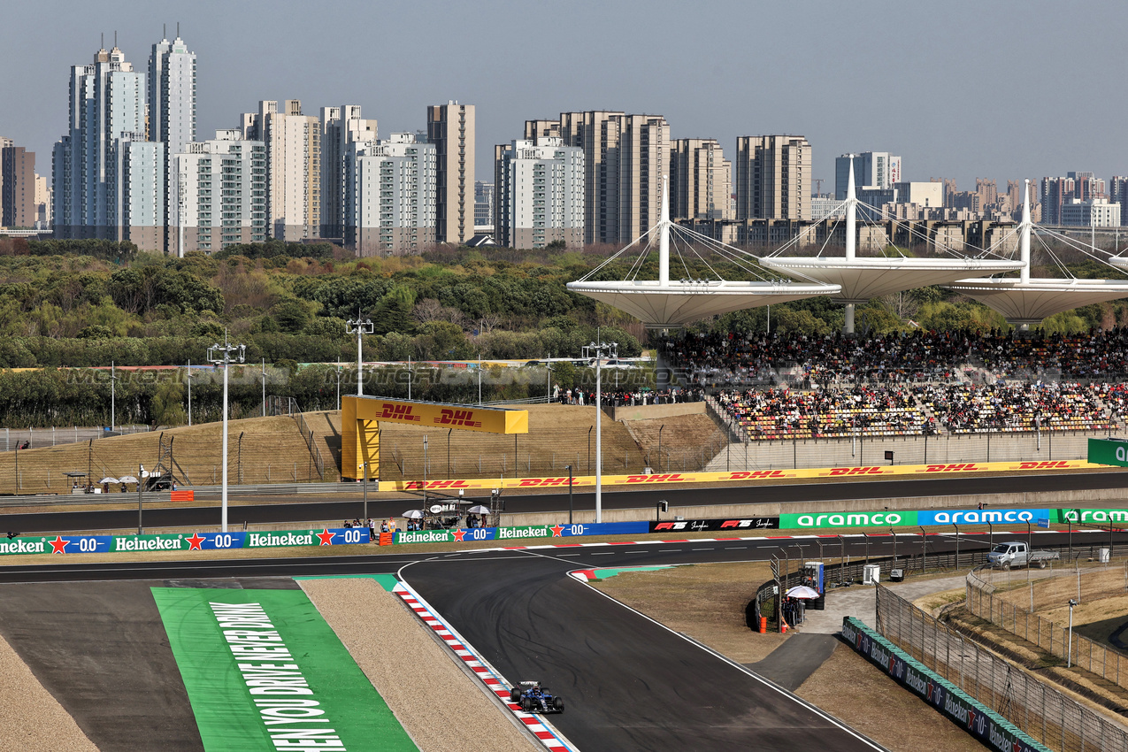 GP CINA, Carlos Sainz (ESP) Atlassian Williams Racing FW46.

22.03.2025. Formula 1 World Championship, Rd 2, Chinese Grand Prix, Shanghai, China, Sprint e Qualifiche Day.

- www.xpbimages.com, EMail: requests@xpbimages.com © Copyright: Moy / XPB Images