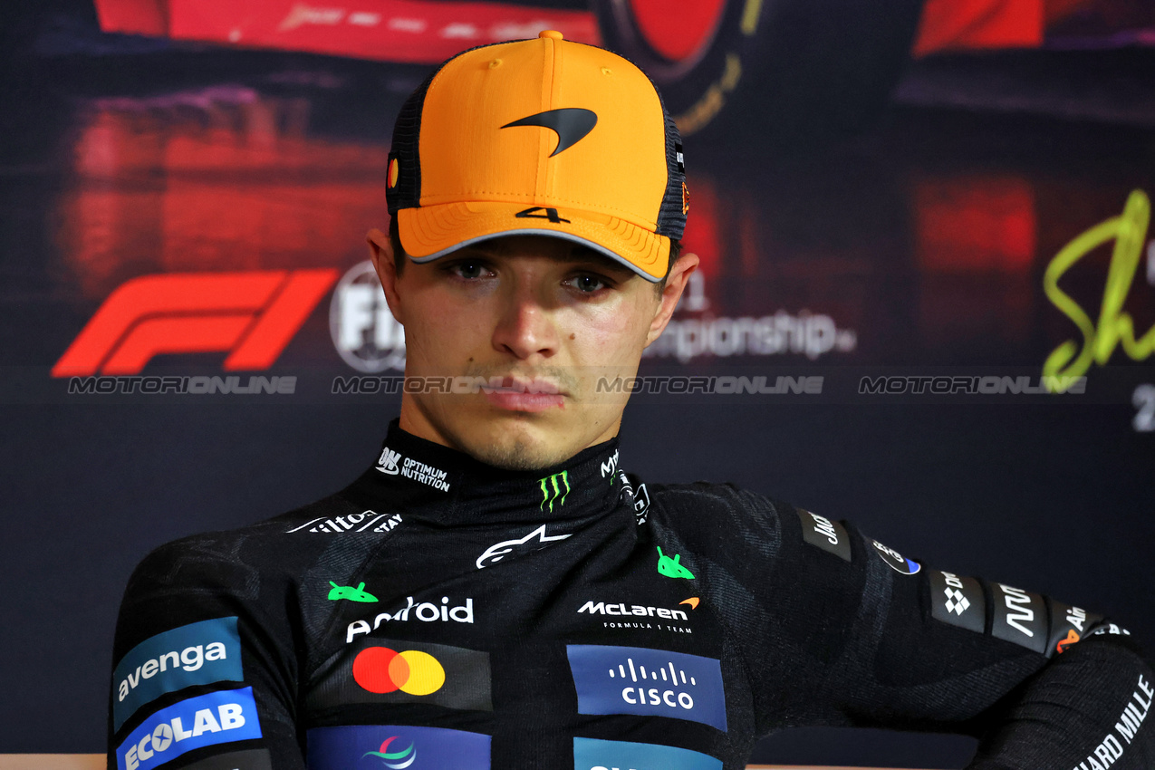 GP CINA, Lando Norris (GBR) McLaren in the post qualifying FIA Press Conference.

22.03.2025. Formula 1 World Championship, Rd 2, Chinese Grand Prix, Shanghai, China, Sprint e Qualifiche Day.

- www.xpbimages.com, EMail: requests@xpbimages.com © Copyright: Moy / XPB Images