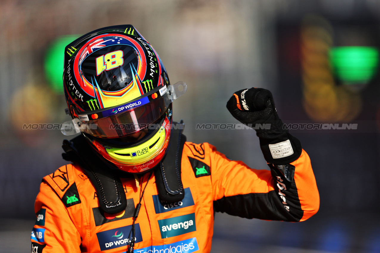 GP CINA, Oscar Piastri (AUS) McLaren celebrates his pole position in qualifying parc ferme.

22.03.2025. Formula 1 World Championship, Rd 2, Chinese Grand Prix, Shanghai, China, Sprint e Qualifiche Day.

- www.xpbimages.com, EMail: requests@xpbimages.com © Copyright: Charniaux / XPB Images