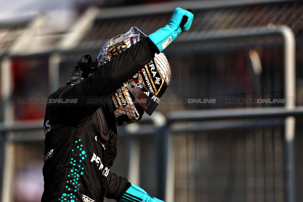 GP CINA, George Russell (GBR) Mercedes AMG F1 celebrates his second position in qualifying parc ferme.

22.03.2025. Formula 1 World Championship, Rd 2, Chinese Grand Prix, Shanghai, China, Sprint e Qualifiche Day.

- www.xpbimages.com, EMail: requests@xpbimages.com © Copyright: Charniaux / XPB Images